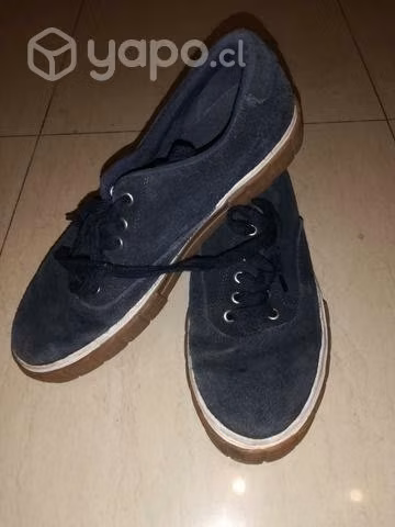 Zapatos y 42