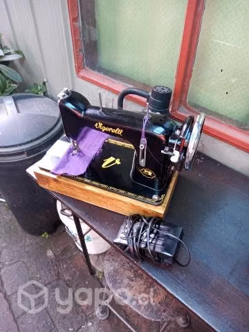 Máquina de coser antigua Vigorelli italiana