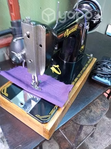 Máquina de coser antigua Vigorelli italiana