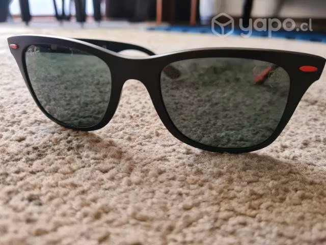Lentes Rayban modelo Ferrari