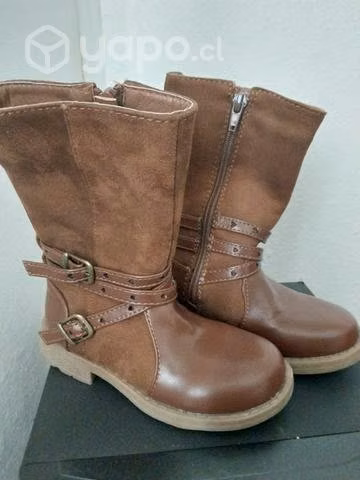 Botas para niña. talla 27