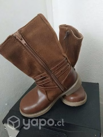 Botas para niña. talla 27