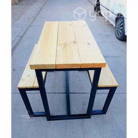 Mesa de comedor y banquetas