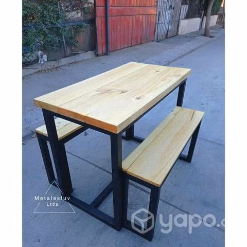 Mesa de comedor y banquetas