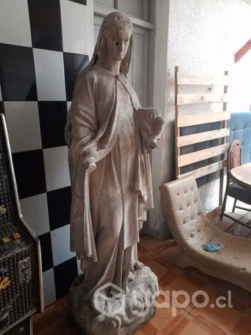 Virgen de yeso