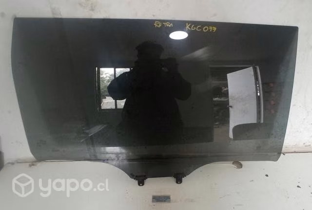 Vidrio Puerta Corredera Derecha (KGC077) Kia Grand