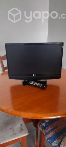 Televisor 22" LG y closet 3 puertas