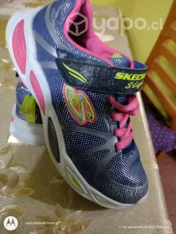 Zapatillas 34 con luces poco uso - Imagen 4