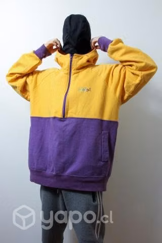 Polerón cuello alto con cierre, gorro
