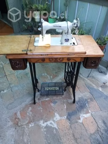 Máquina de coser antigua Remington