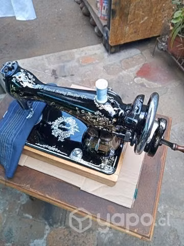 Máquina de coser Lubeck antigua