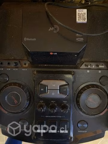 Equipo de musica LG CUBE 4000 W