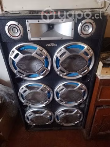 parlante grande con buen sonido luces