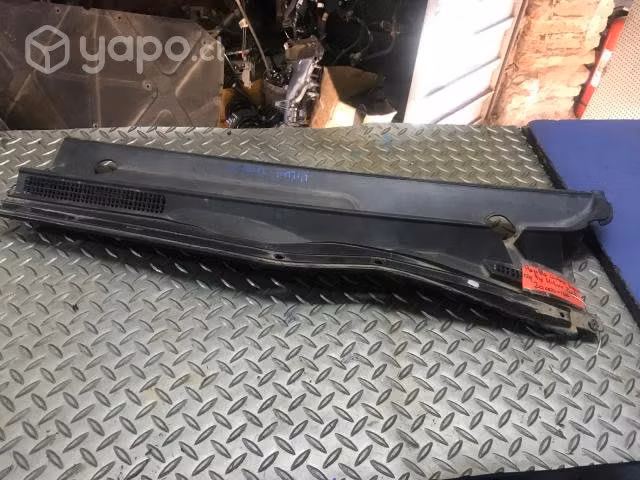 Rejilla cubre torpedo izquierda Toyota Hilux 2007