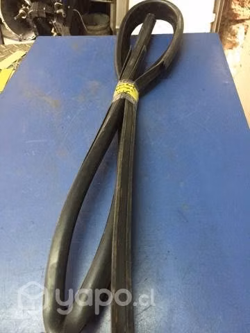 Goma contorno vidrio puerta delantera izq Mahindra