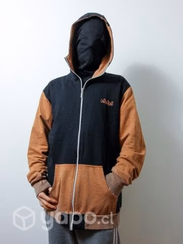 Polerón negro / naranja con cierre y gorro