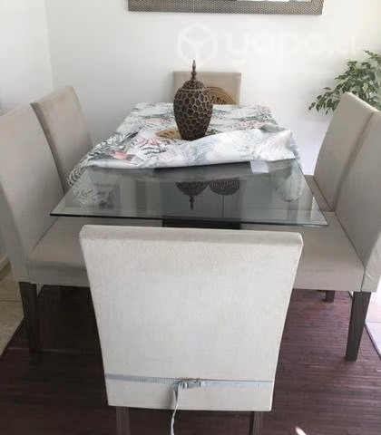 Lindo comedor con poco uso