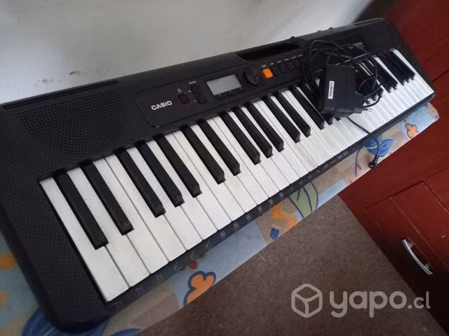 Piano Casio como nuevo - Imagen 2