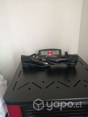 Se  zapatos de charol - Imagen 3