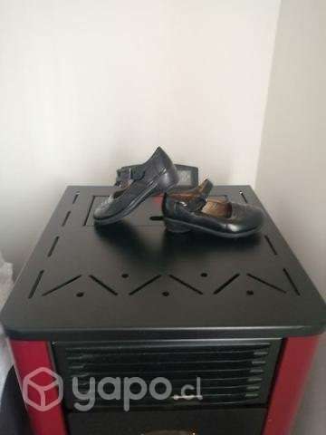Se  zapatos de charol - Imagen 2