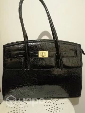 Cartera negra