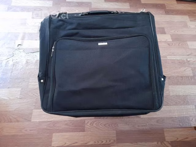 Bolso para guardar ternos