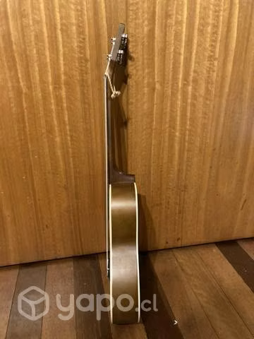 Ukulele barítono