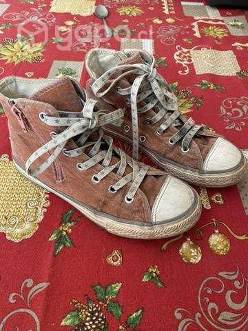Zapatilla converse talla 33.5 - Imagen 2