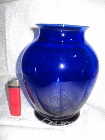 Antiguo Florero o Jarrón De Vidrio Azul Cobalto