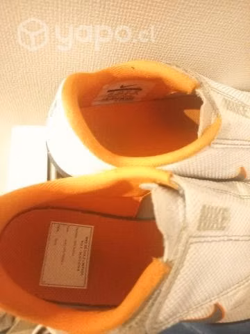 Zapatos de fútbol Nike niño como nuevos talla 31