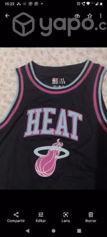 Polera crop NBA