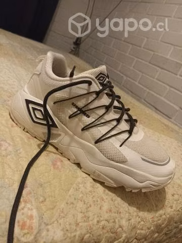 Zapatilla44humbro1postura igual que nueva37M