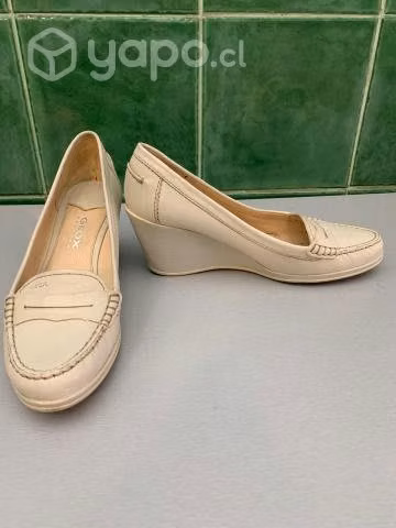 Zapatos GEOX num. 36, metros Tobalaba y Colón
