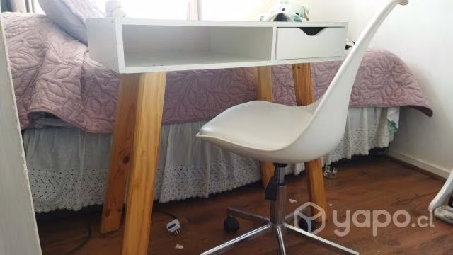 Escritorio con silla