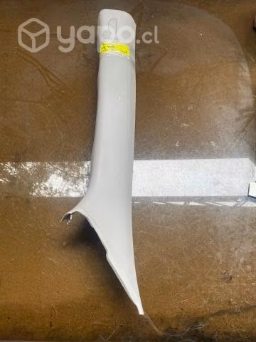 Tapiz cubre pilar delantero izquierdo sup T60 2018