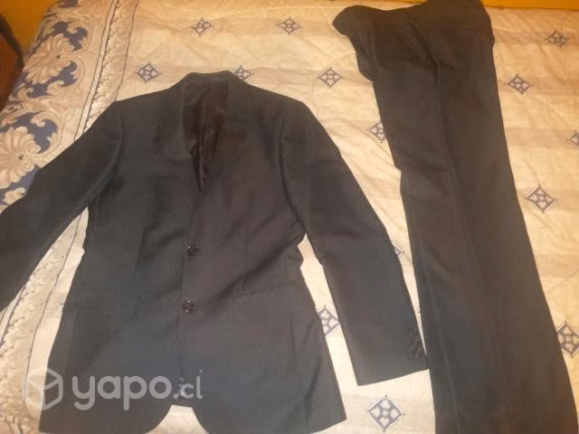 Terno Basement nuevo talla 42