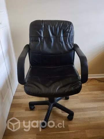 Silla escritorio negra buen estado
