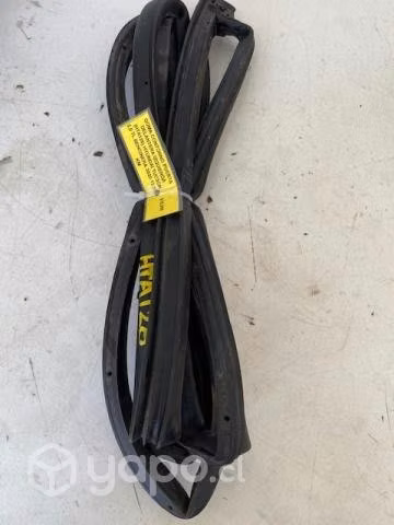 Goma contorno puerta delantera izquierda (HTA128)