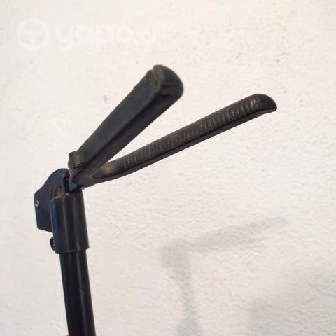 Atril para guitarra o bajo ULTIMATE