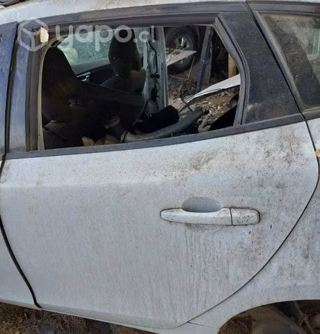 Puerta trasera izquierda volvo v40