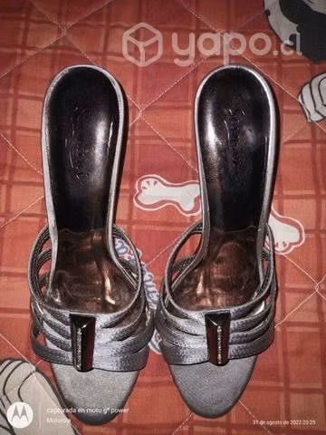 Sandalias