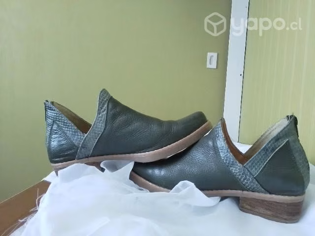 Zapatos semi nuevos