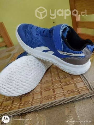 Zapatillas 33 Rebook excelente estado