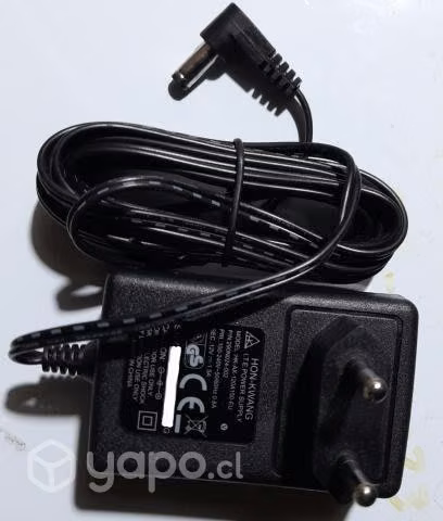 Cargador 12V marca HK 220Vac 0,8A a 12Vdc 1,5A