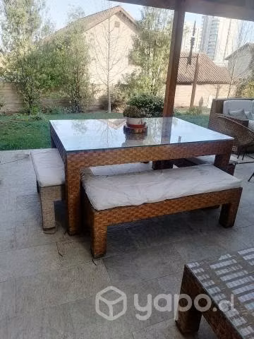 Comedor de mimbre