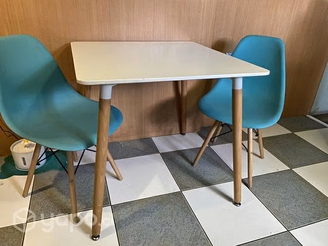 Comedor 2 sillas poco uso