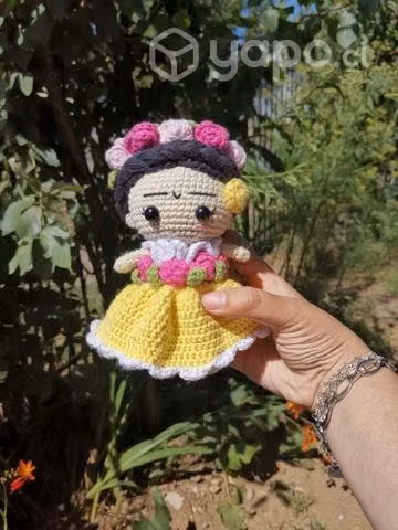 Peluche Amigurumi Frida Kahlo