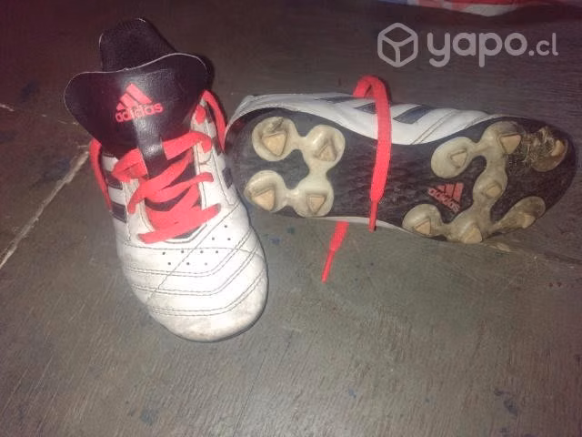 Chutiadores y zapatillas de babyfutbol