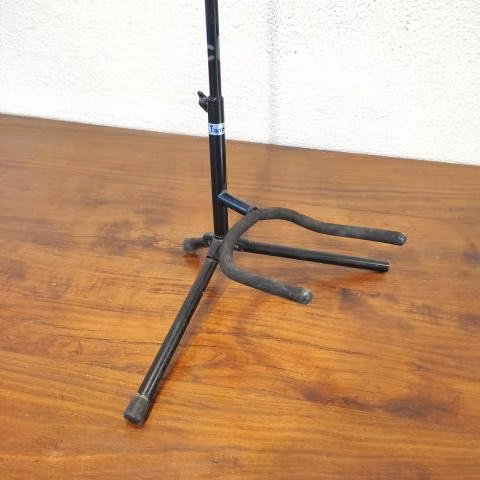 Atril para guitarra con detalle