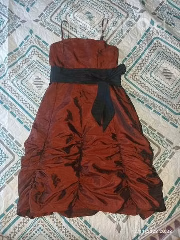 vestido y tacones